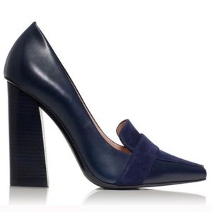 tory burch • smith pump in navy